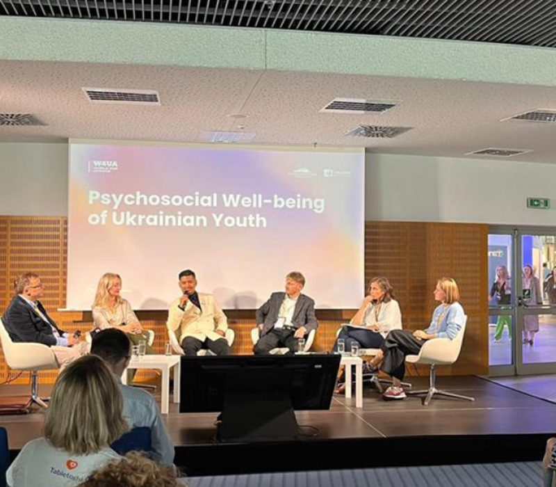 Szczyt World for Ukraine Debata o dobrostanie psychospołecznym ukraińskiej młodzieży z udziałem Centrum CBT